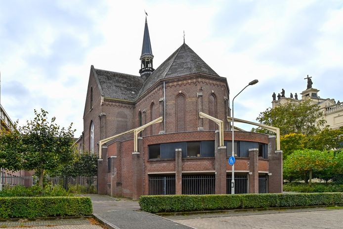 Achterkant van het Sint Annacomplex: de kapel.