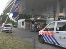 Overvaller dringt tankstation aan Houtwijklaan binnen