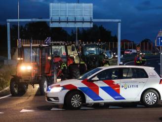 Beelden tonen hoe Nederlandse politie gericht op boze boeren schiet