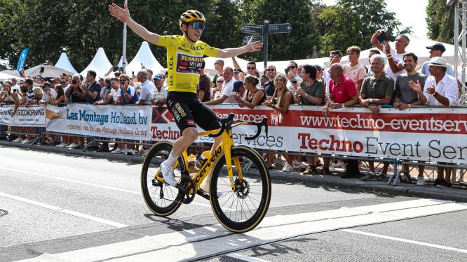 Tourwinnaar Vingegaard wint Profronde van Etten-Leur in blinkende gele trui