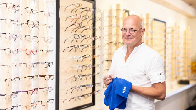 Twentse opticiens waarschuwen lensdragers: ‘Zet die bril op, verkloot je ogen nou niet’