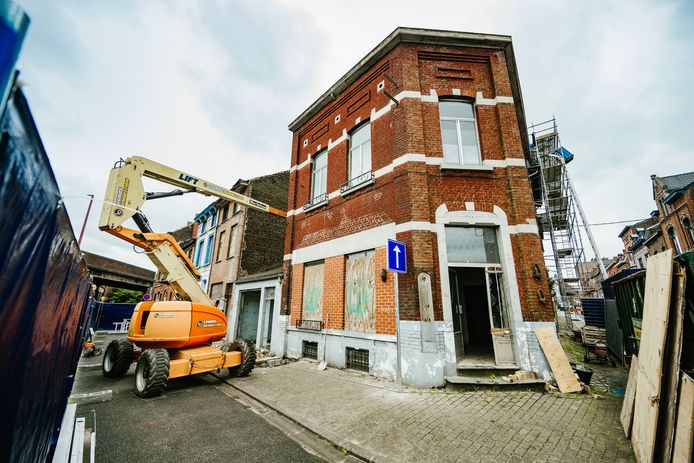 Sloop Van Horrorhuis Marc Dutroux Gestart Beelden Tonen Werken Kelder