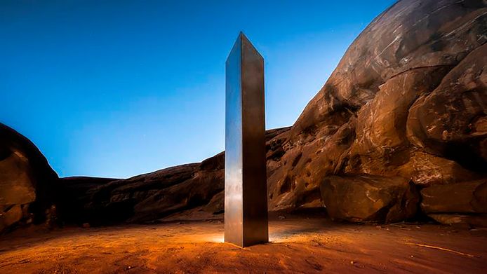De monoliet werd op 18 november ontdekt op een afgelegen plek in de woestijn in de Amerikaanse staat Utah.