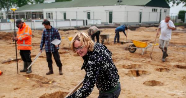 Voortaan kan EVVC terecht op eigen kunstgrasveld in Vinkel - BD.nl