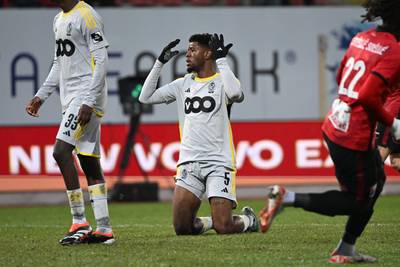 Partage spectaculaire au Stade Machtens: toujours pas de victoire pour le Standard, le RWDM stoppe l'hémorragie