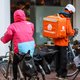 Personeel is moeilijk te krijgen, dus zetten flits- en maaltijdbezorgers meer illegaal werkende of te jonge krachten in