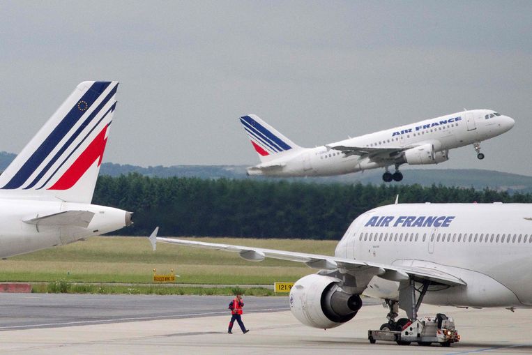Vliegtuigen van Air France op de luchthaven Charles de Gaulle in Parijs. Beeld AFP