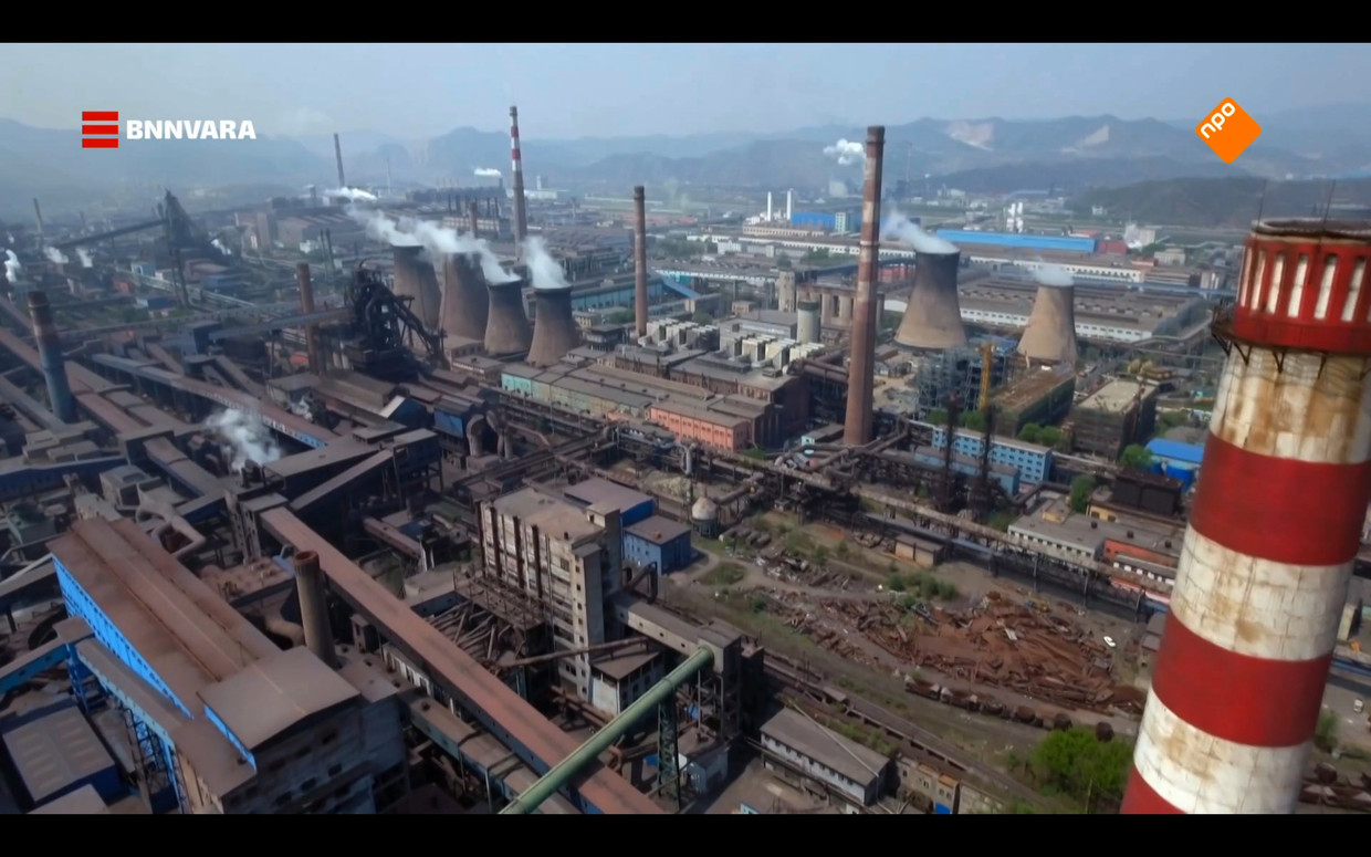 Een Chinese pillenfabriek. Beeld Zembla/NPO