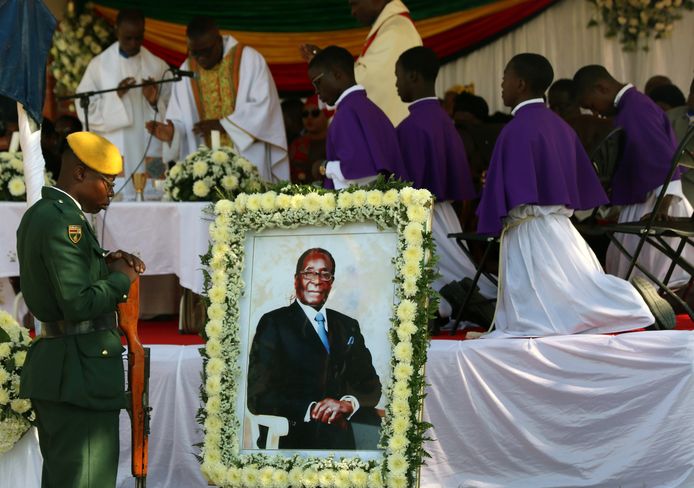 Vandaag werd Mugabe begraven.