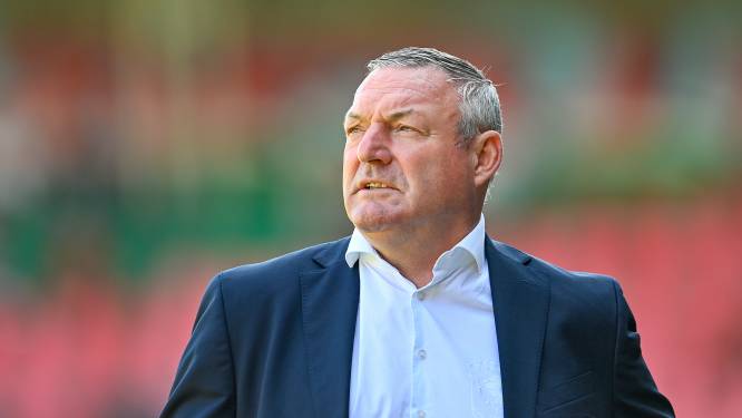 FC Twente-trainer Ron Jans wil nog niet aan Fiorentina denken: ‘Bij goal tegen kan het nog erg onrustig worden’