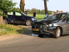 Acht uur na ongeluk met paardentrailer in Laren knallen op dezelfde plek twee auto’s op elkaar