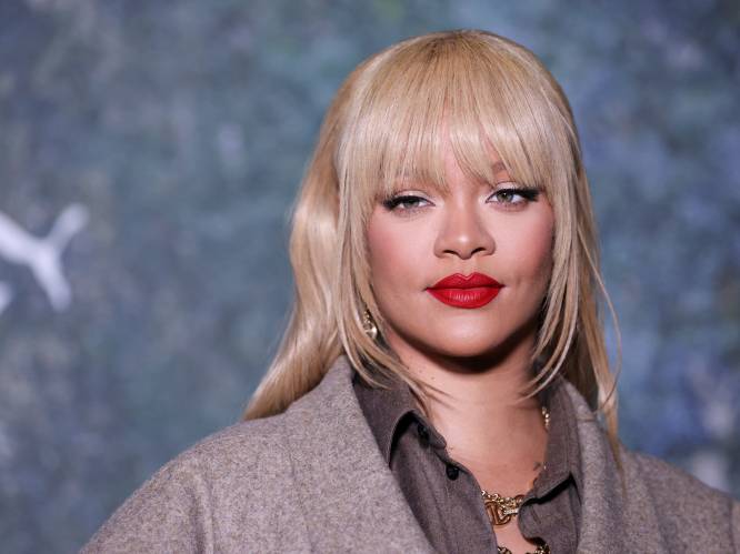 “Ik zal nooit mijn tepels nog tonen”: deze outfitkeuzes uit het verleden hekelt Rihanna het meest
