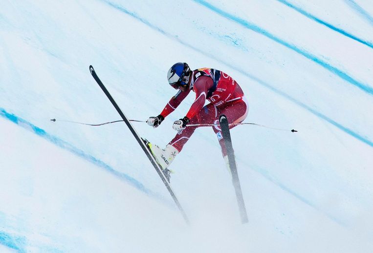 23 januari: De Noor Aksel Lund Svindal komt zwaar ten val in Kitzbühel. Beeld AFP