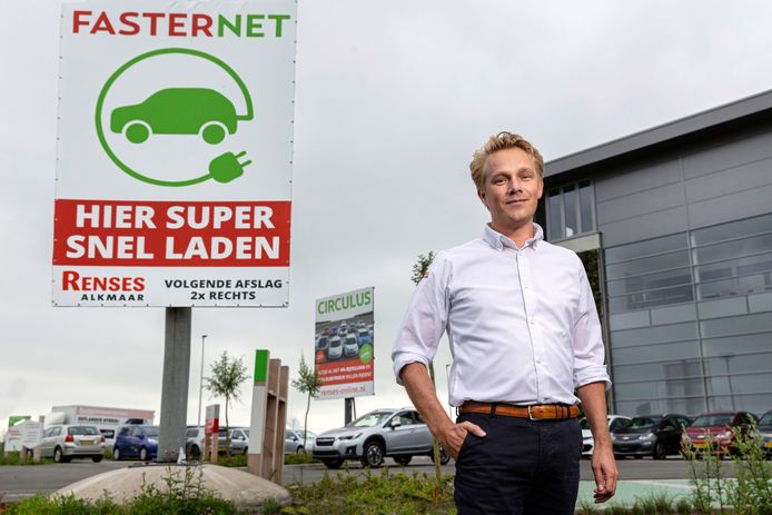 André Renses bereidt zich voor op de toekomst en verkoopt elektrische auto's van alle merken.