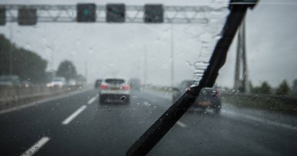 Files op A12 en A20 door autobrand en ongeluk - AD.nl
