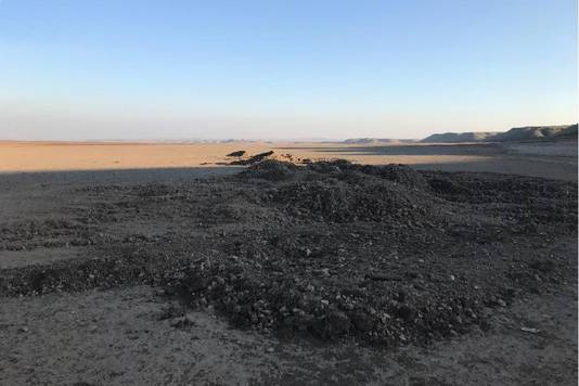 Een van de vermoedelijke massagraven, nabij het dorpje Bardiya.