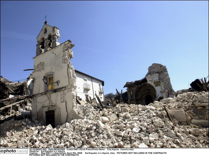 Beelden na de aardbeving van 6 april 2009.