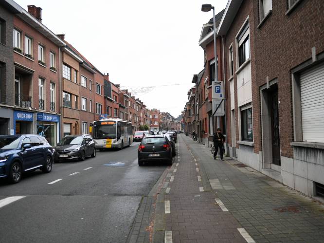 Inbreker verbrijzelt zijraam mobilhome maar vertrekt zonder buit