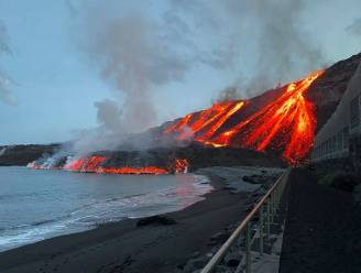 Nieuwe lavastroom La Palma bereikt zee