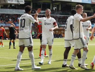 Ajax verdedigt vijfde plek eredivisie met ruime overwinning, Volendam degradeert