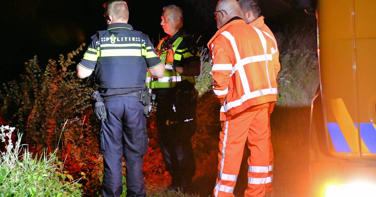 Bestuurster (33) belandt in het water bij Retranchement | Zeeuws-Vlaanderen | pzc.nl - Provinciale Z