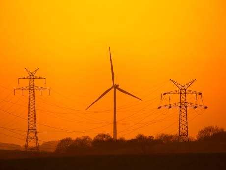Prijs groene stroom stijgt net zoveel als die van grijze stroom. Betaalt de consument nu te veel?