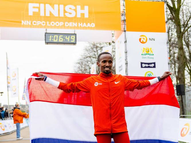 Abdi Nageeye (35) loopt in Den Haag nationaal record op halve marathon uit de boeken