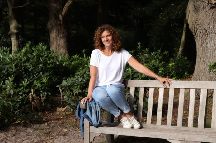 Eugenie van der Hoef (54).
