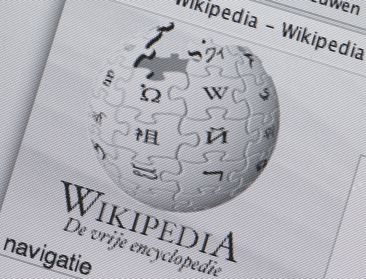 Te koop uitgeprinte versie van wikipedia foto ad nl