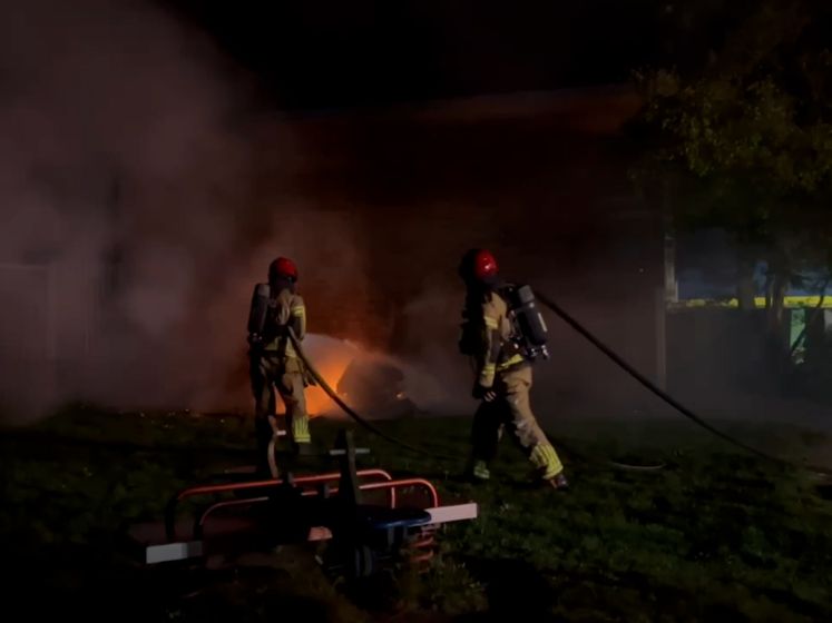 Buitenbrand beschadigt basisschool in Lelystad