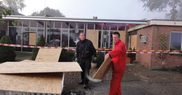 Uitgebrande Dalmshoeve gaat plat | Ommen - De Stentor