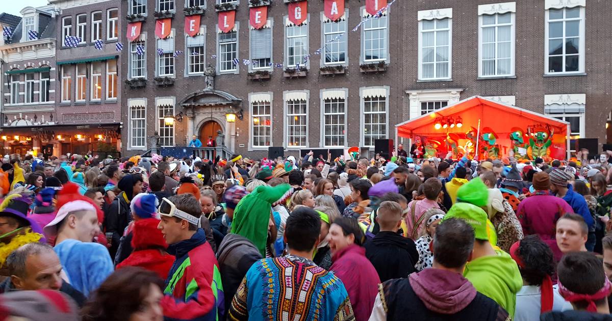 Het grootste precarnavalsfeest in volle gang klunen Breda bndestem.nl