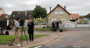 Des journalistes devant la maison de Guy Joao, à Limay, le 12 octobre 2019.