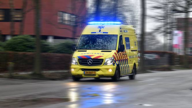Vrouw en kind blijven ongedeerd bij botsing in Huizen