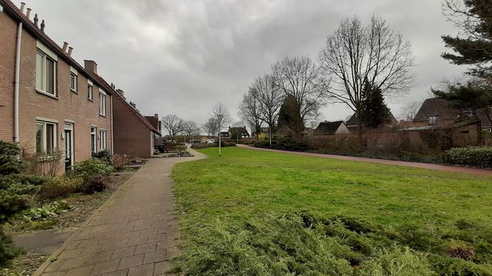 De groenstrook aan de Dravik in Malden, gezien richting het Lierdal.