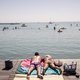 Van wie is het Balatonmeer? Rond het Hongaarse vakantieparadijs bij uitstek is een verbeten gevecht gaande