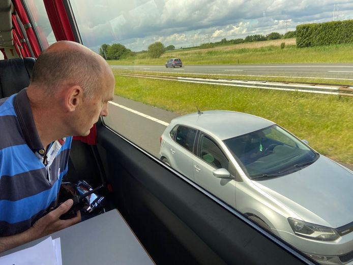 Een eerdere onopvallende controle vanuit een touringcar.