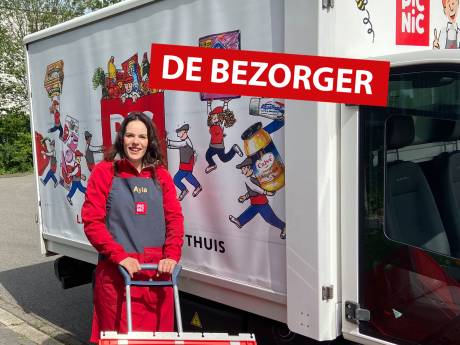 Picnic-bezorgster Ayla (25) brengt jouw boodschappen thuis: ‘Soms krijg ik een ijsje van klanten’