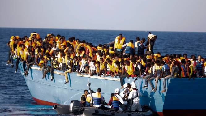 Minstens acht doden en tientallen vermisten na schipbreuk voor Libische kust