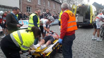 Ploeggenoot Van der Poel: Hij lag te kermen van de pijn