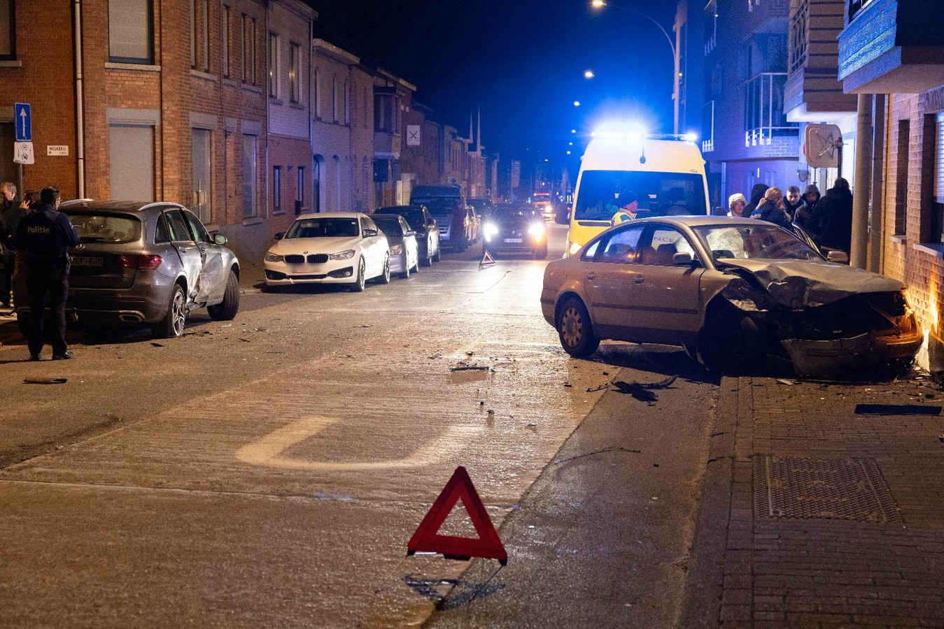 zware-klap-in-stationsstraat-nadat-wagen-melkerijstraat-wil-indraaien