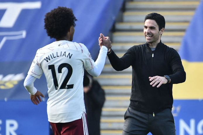 Mikel Arteta samen met Willian. De Arsenal-coach zou volgens Spaanse media de opvolger moeten worden van Ronald Koeman als Joan Laporta de verkiezingen wint.