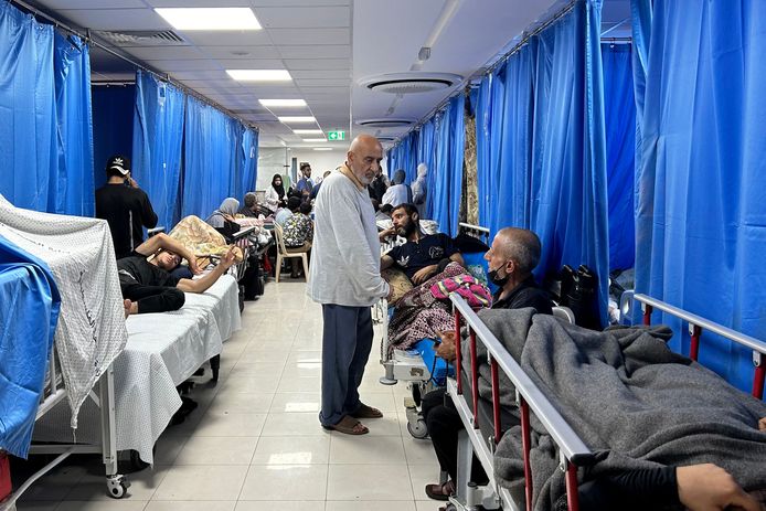 Patiënten in het Al-Shifaziekenhuis in Gaza-Stad.