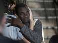 Na drie weken ellende mogen migranten eíndelijk aan wal in Italië