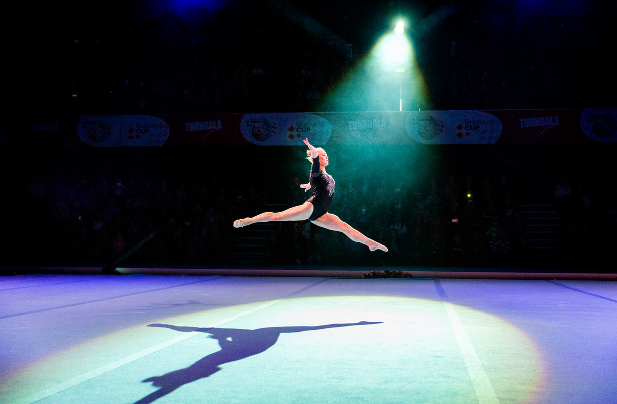 Artistieke Melnikova uitdager krachtturnster Biles | De ...