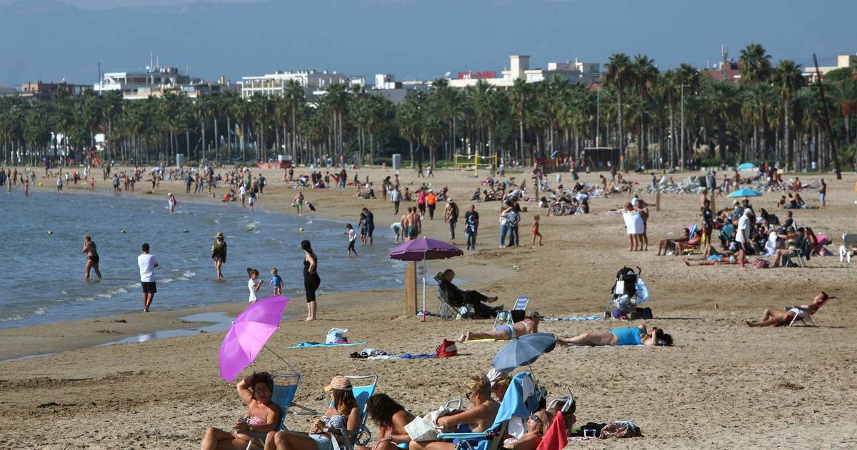 Il corpo di un bambino ritrovato su una spiaggia in Spagna, forse figlio di immigrati annegati |  al di fuori