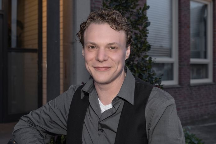 Anthony Bisschops stapte vrijdag binnen de gemeenteraad van Gilze en Rijen over van de PvdA-fractie naar die van Gemeentebelang.
