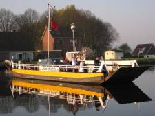 De veerpont Nessersluis ligt stil... aan de overkant: ‘Mensen moeten soms kilometers omrijden’