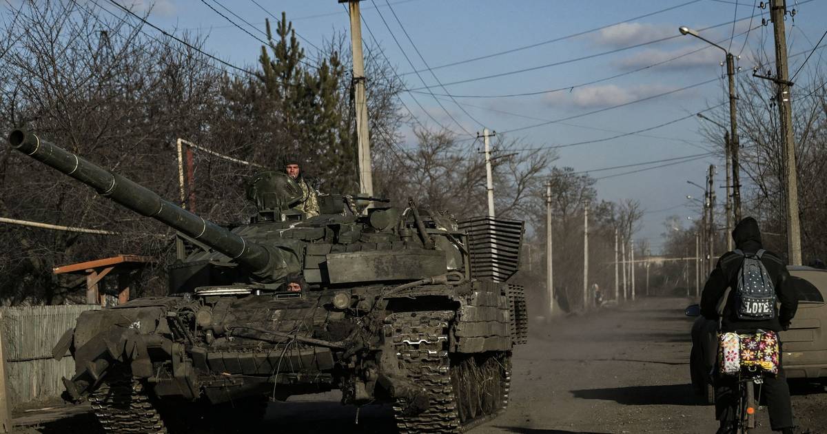 Kiev: Russian forces relentlessly attack Bashmut abroad