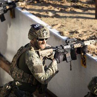Als je geld zoekt voor defensie, blijf dan van het basispakket af